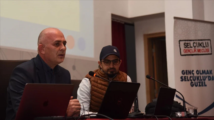 "FİLİSTİN MÜCADELESİ ve AFİŞ" konulu Konferans gerçekleştirildi